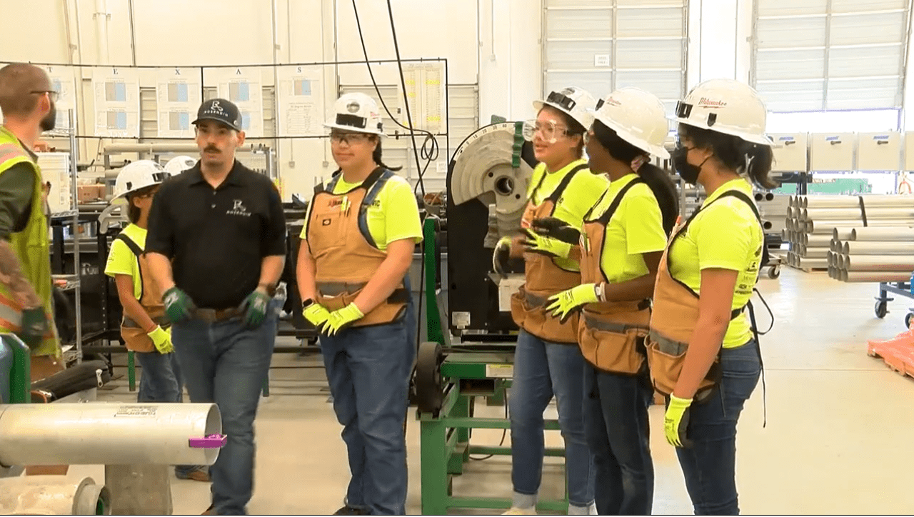 Workforce Solutions busca incentivar interés por carreras técnicas entre las mujeres